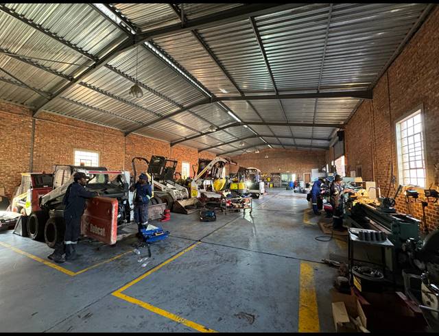 684M² WAREHOUSE FOR SALE IN STORMILL